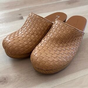 Universal Thread Tan Woven Mules